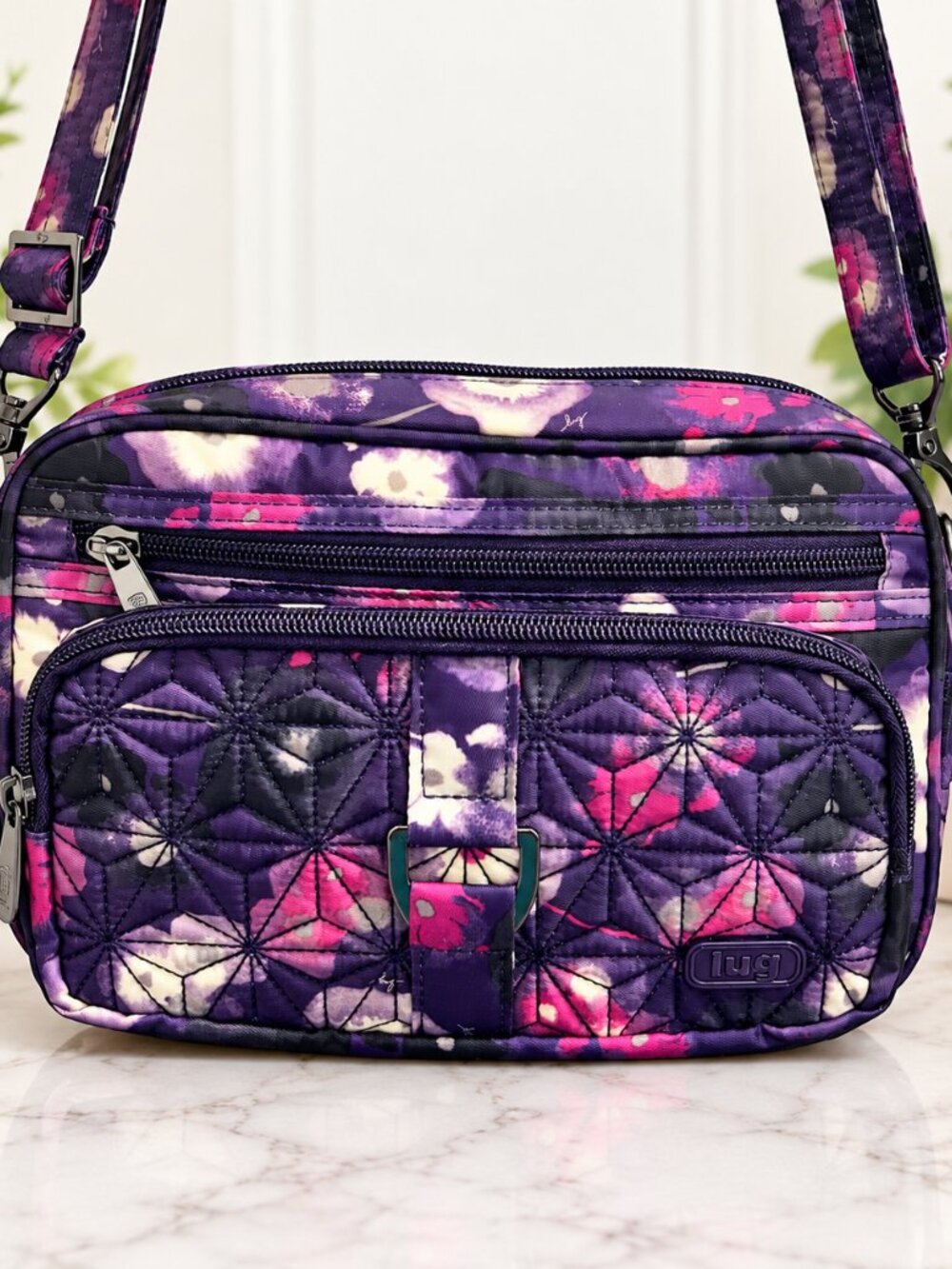 Lug Carousel - Watercolor Purple EUC